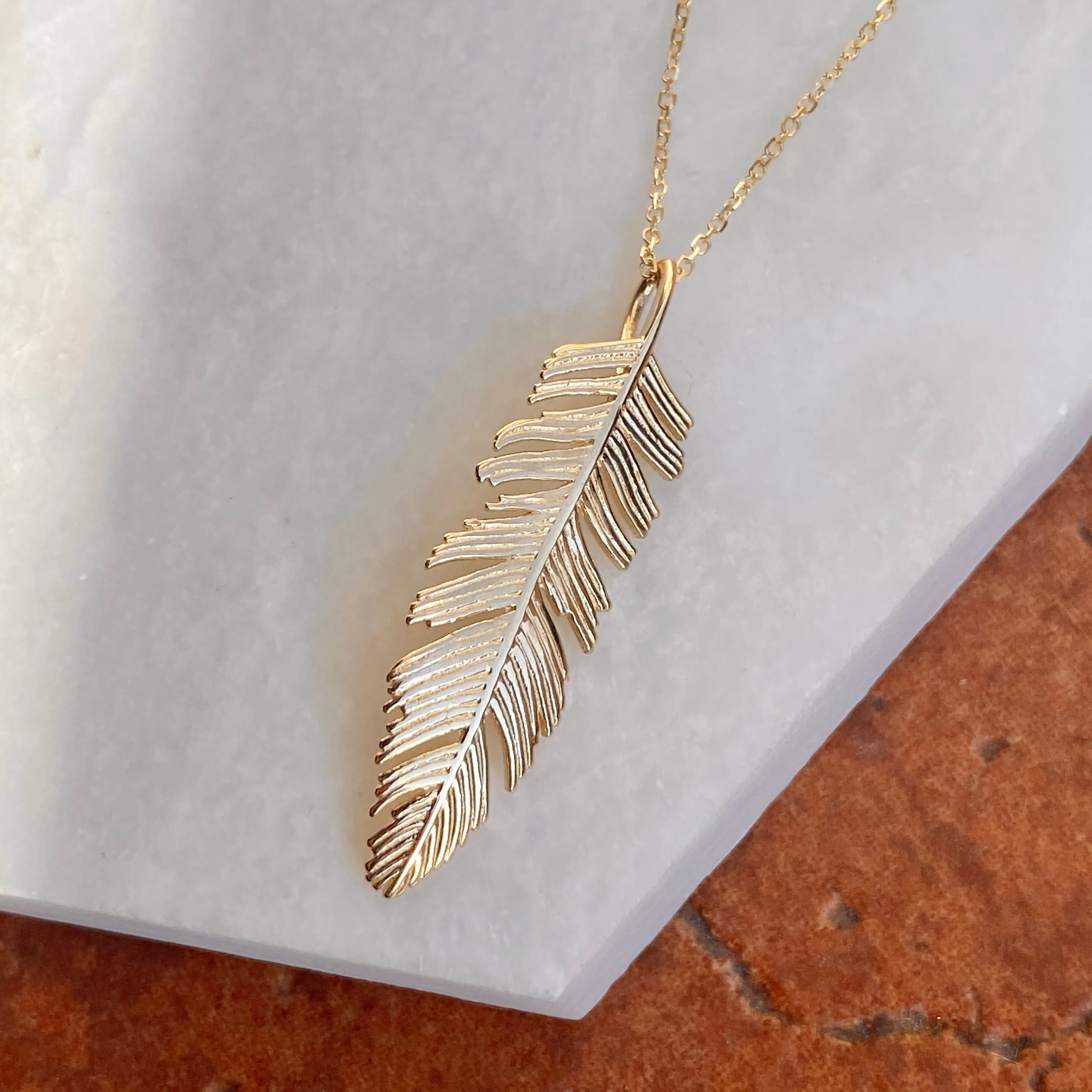 14KT Yellow Gold Detailed Feather Pendant Chain Necklace