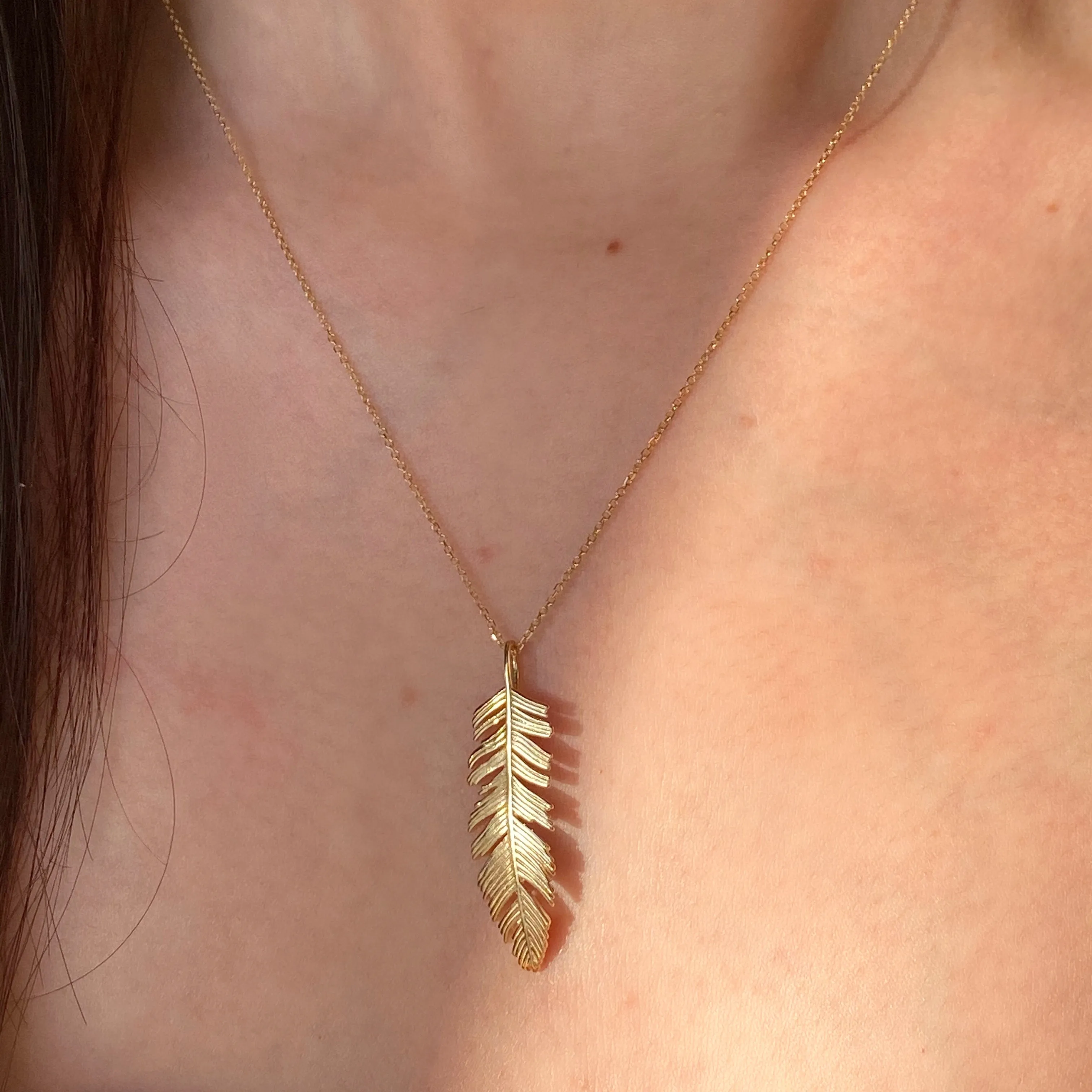 14KT Yellow Gold Detailed Feather Pendant Chain Necklace