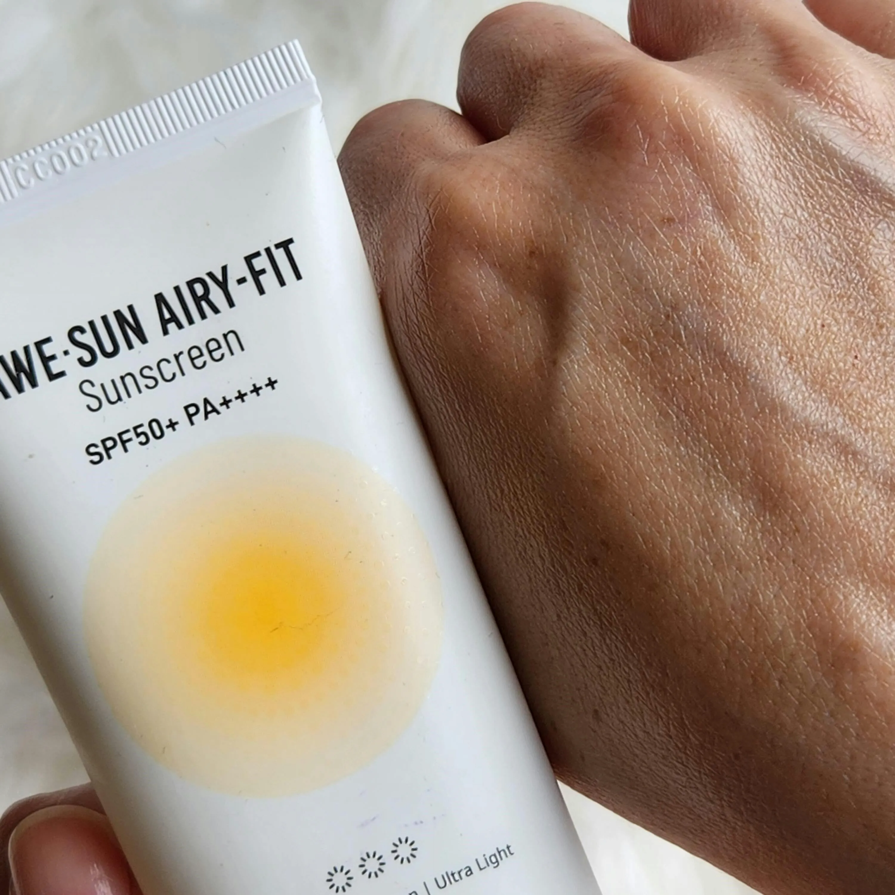 AWE⋅SUN AIRY-FIT SPF 50 krema