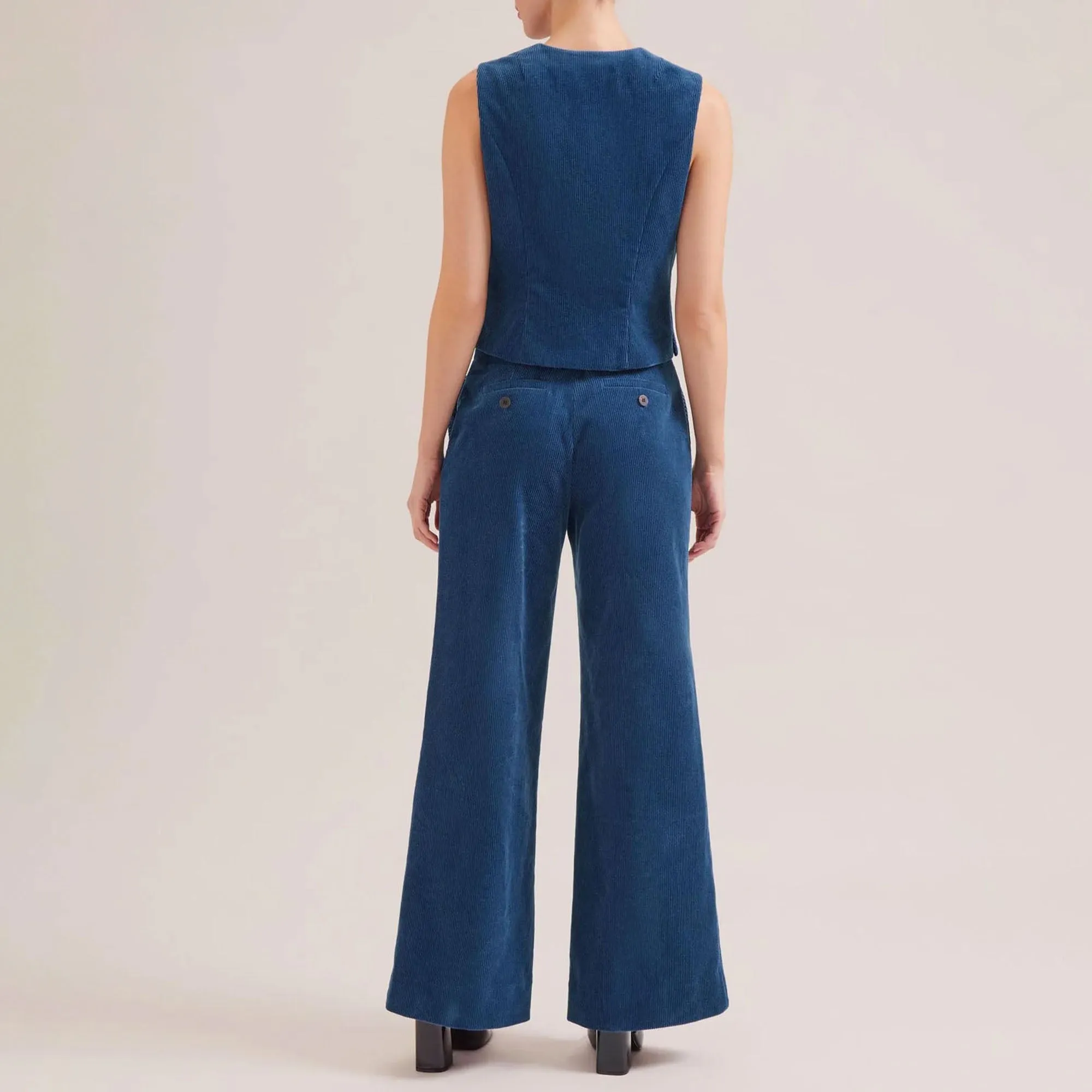 CEFINN Wyatt Corduroy Waistcoat in Blue