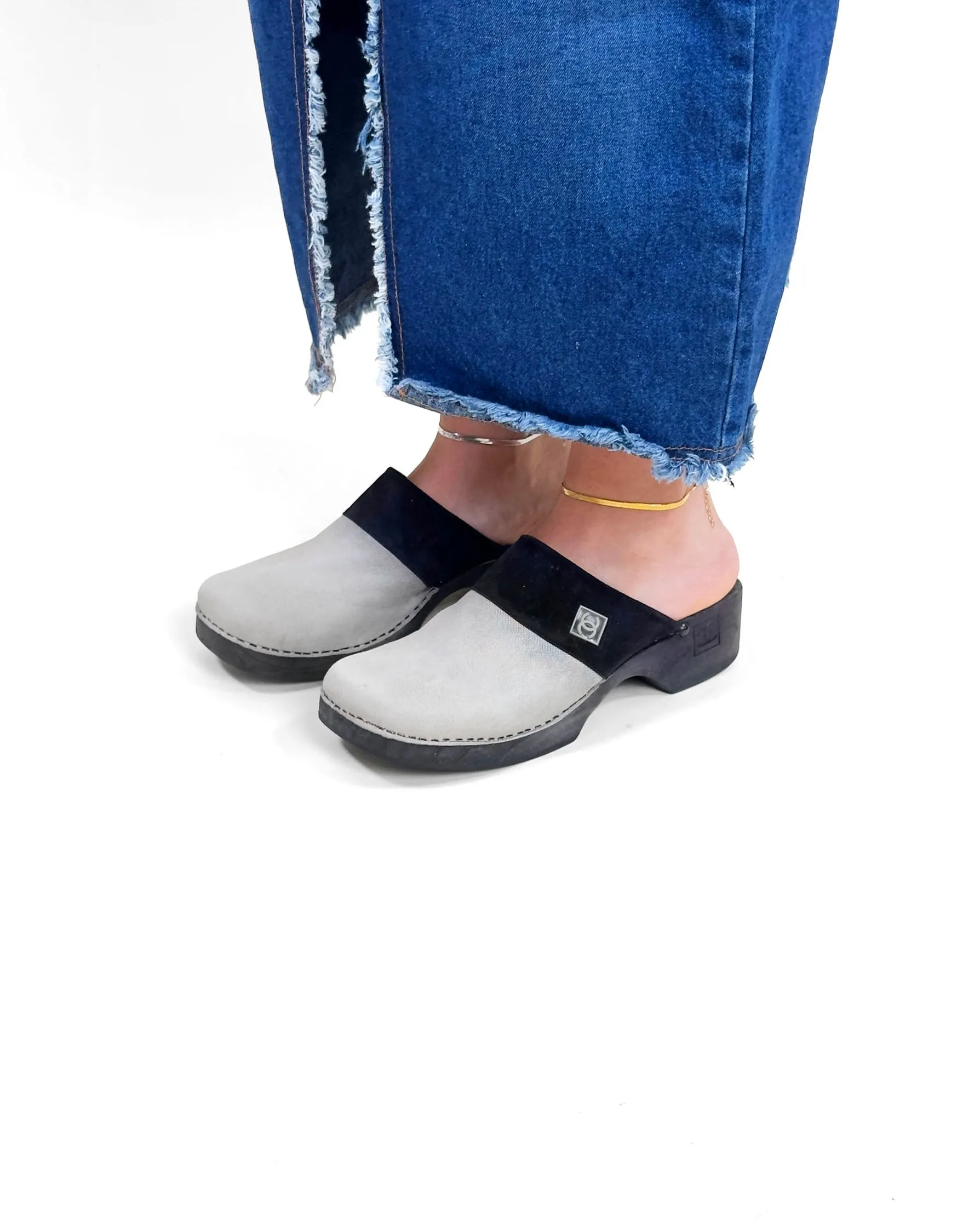 CHANEL suede clogs 39