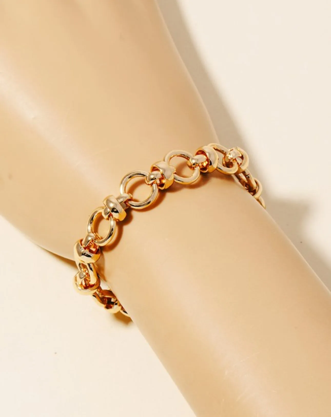 Intricate Smooth Hoop Linked Gold Bracelet