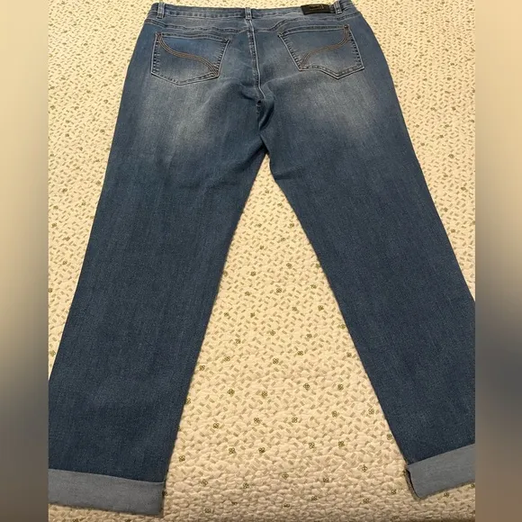 Joseph Ribkoff Sz 16 Women's 5 Pocket Blue Jeans with Floral Patches