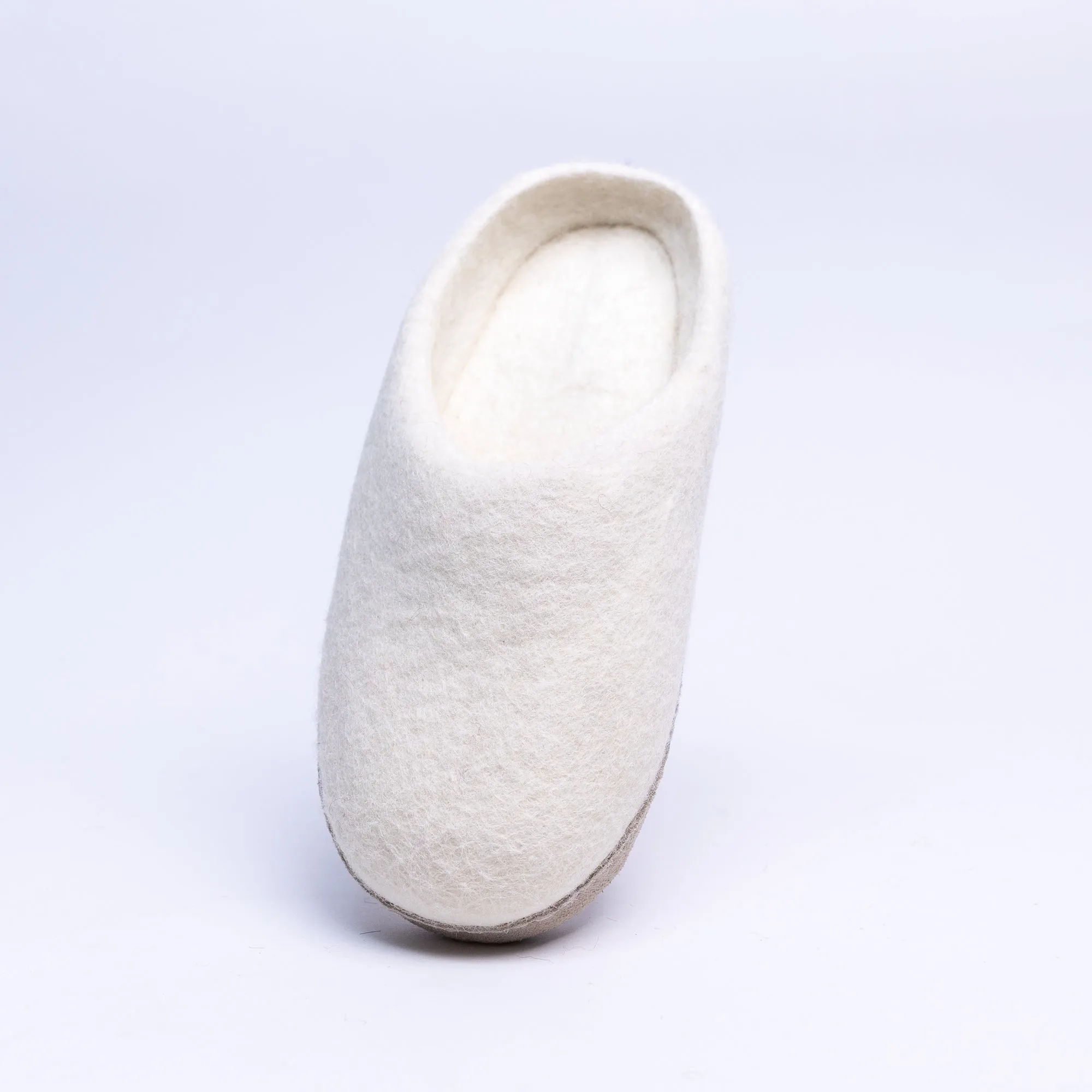 KUUMA – Unisex Handmade Felt Slippers Neutral Cream, Cozy Gift for Parents