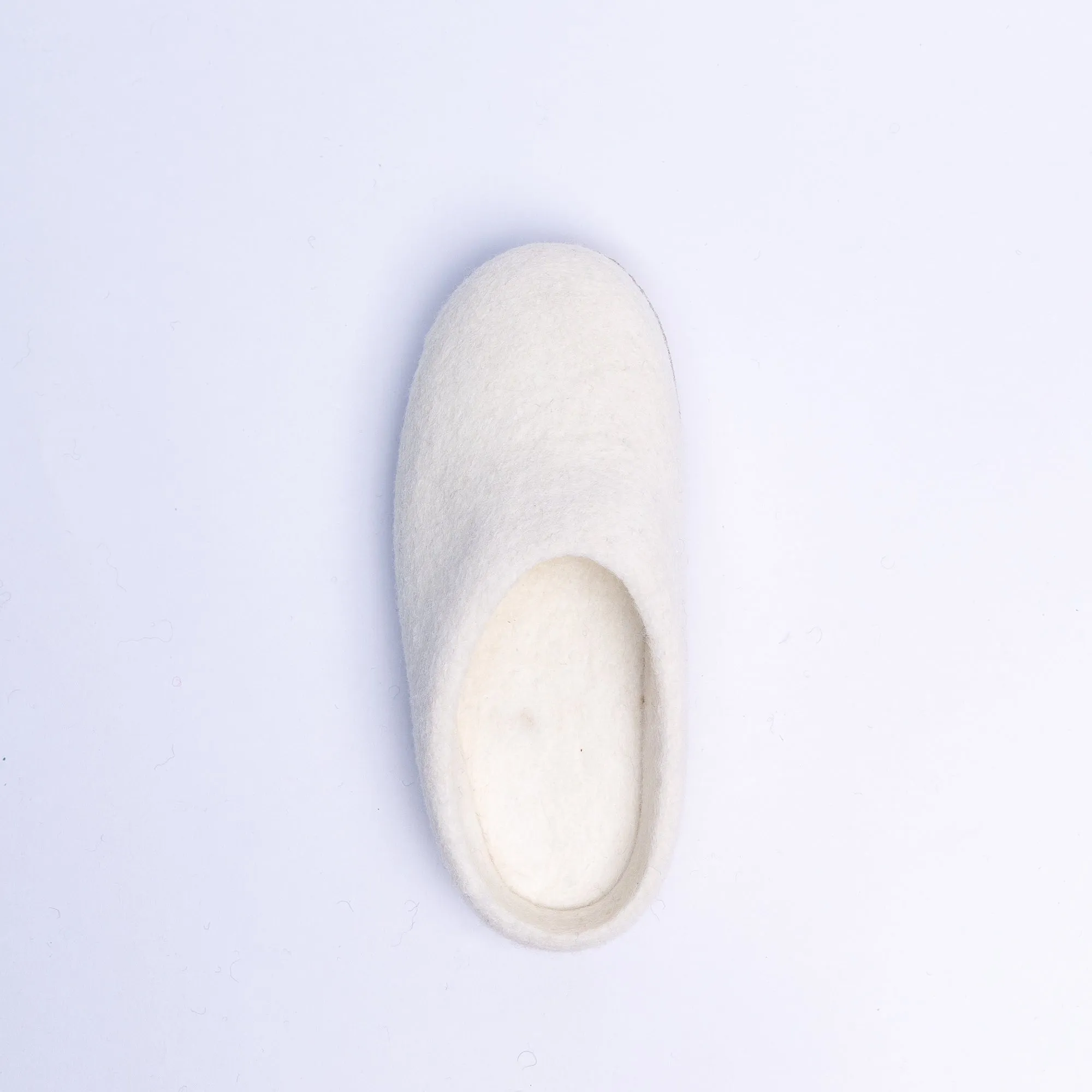 KUUMA – Unisex Handmade Felt Slippers Neutral Cream, Cozy Gift for Parents
