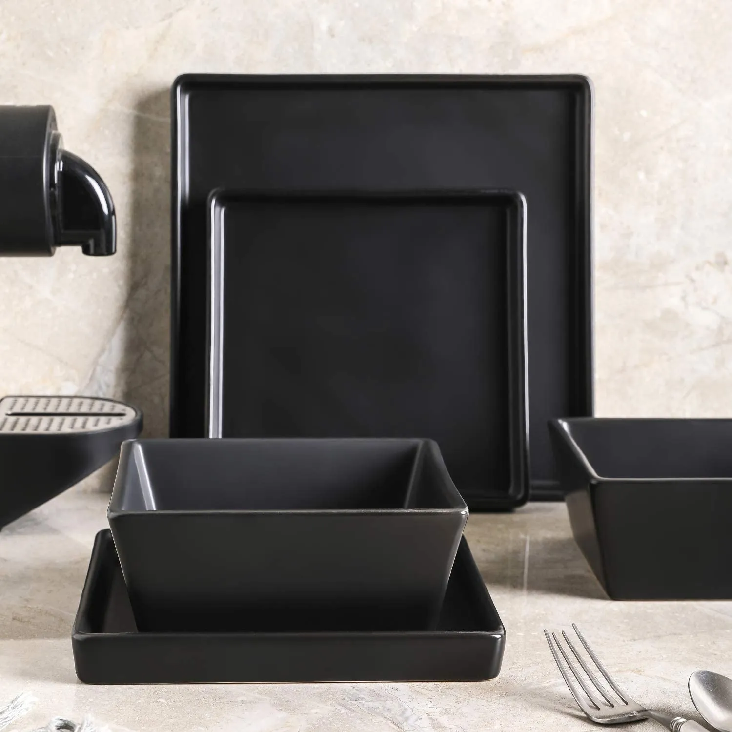 NIB! Stone lain Grace Square Stoneware Dinnerware Set, 24 Piece for 8, Black! Retails $349 !