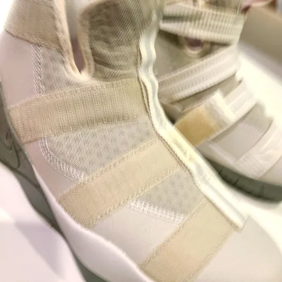 NIKE LEBRON JAMES Grey&amp; Tan Velcro Hightop Your Little Baller SOLDIER XL 5.5