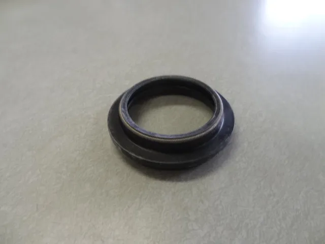 V11 SPORT DUST SEAL (#01530571)