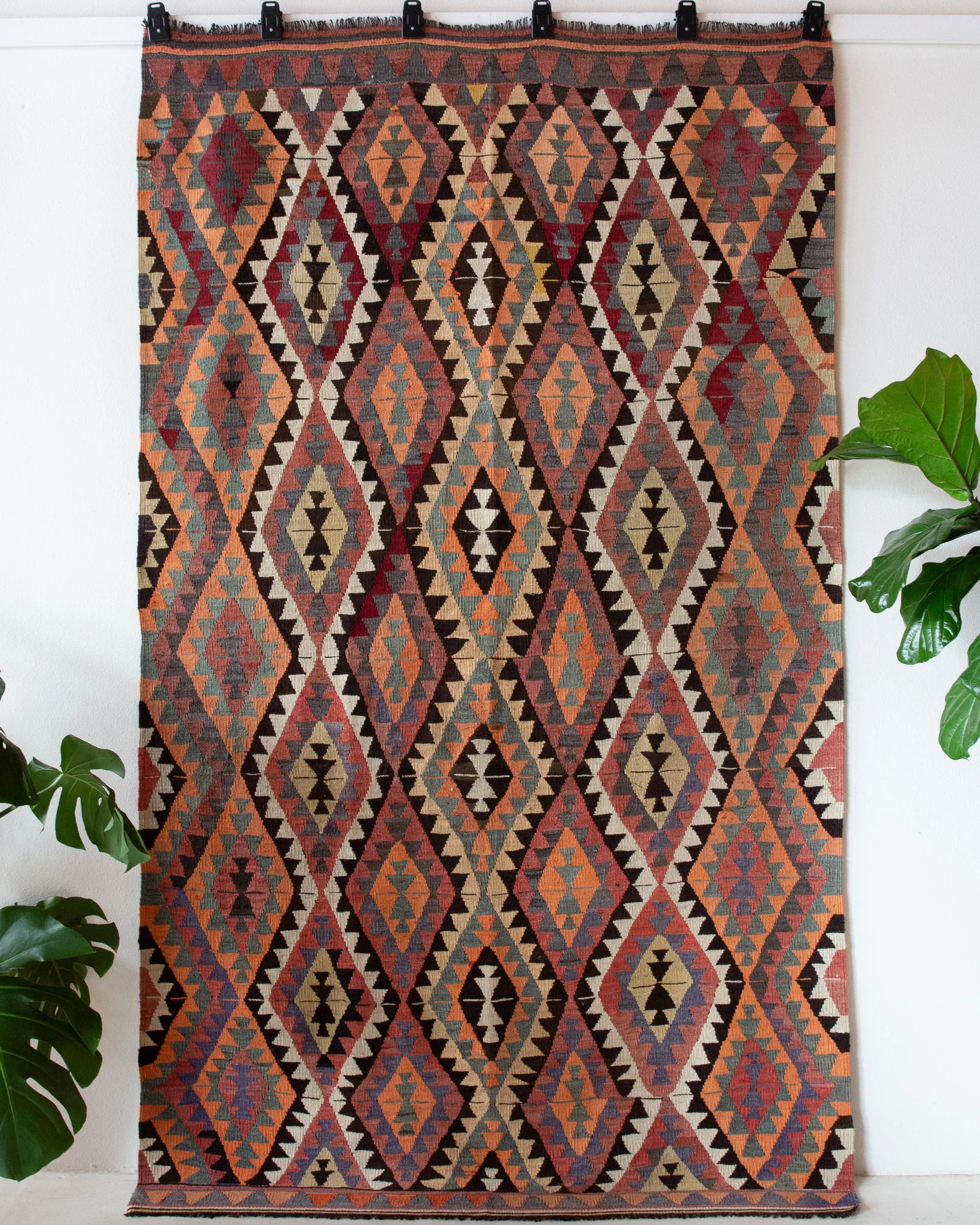 Vintage Toros Kilim Rug 5'5"x9'7"