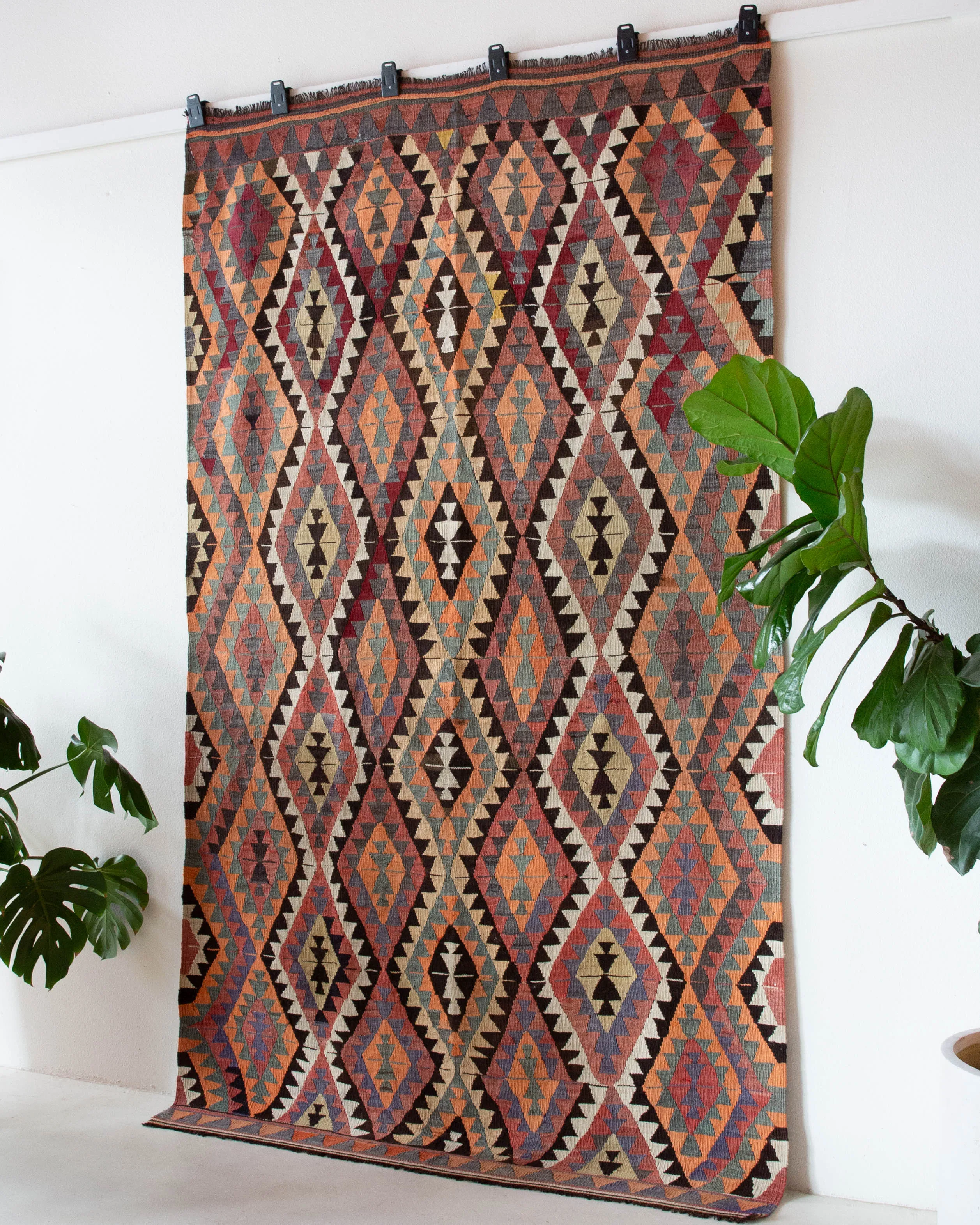 Vintage Toros Kilim Rug 5'5"x9'7"