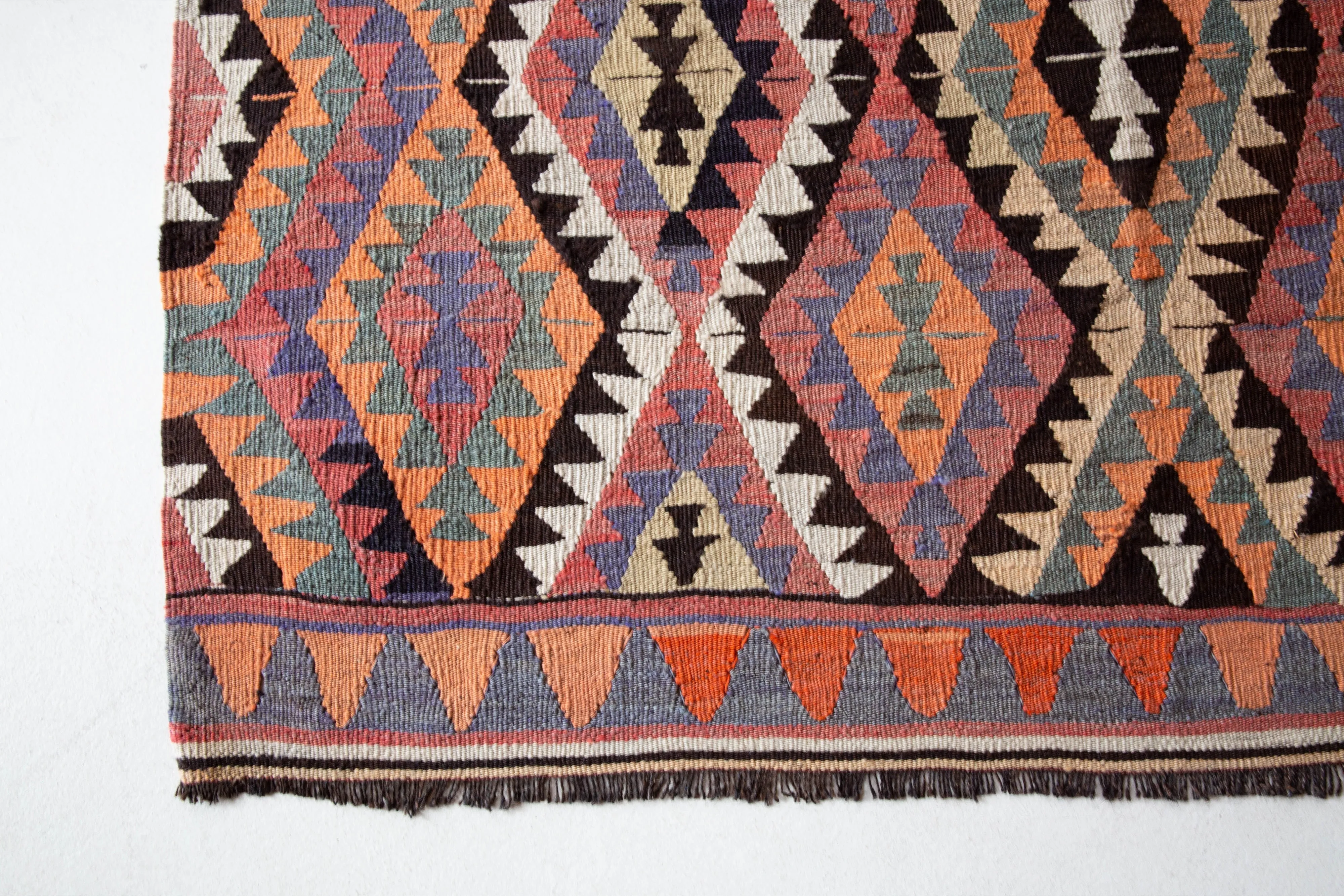 Vintage Toros Kilim Rug 5'5"x9'7"