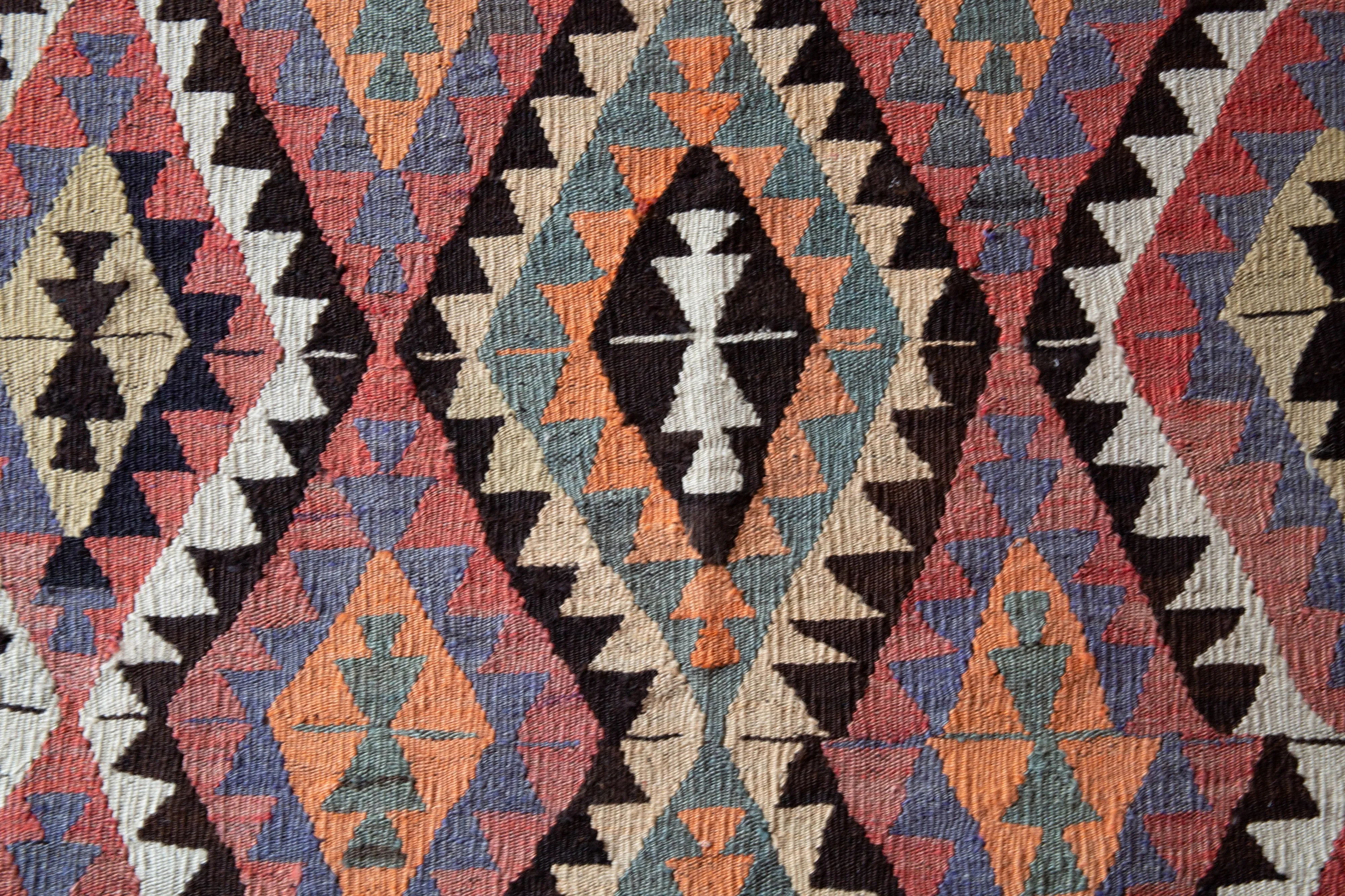 Vintage Toros Kilim Rug 5'5"x9'7"