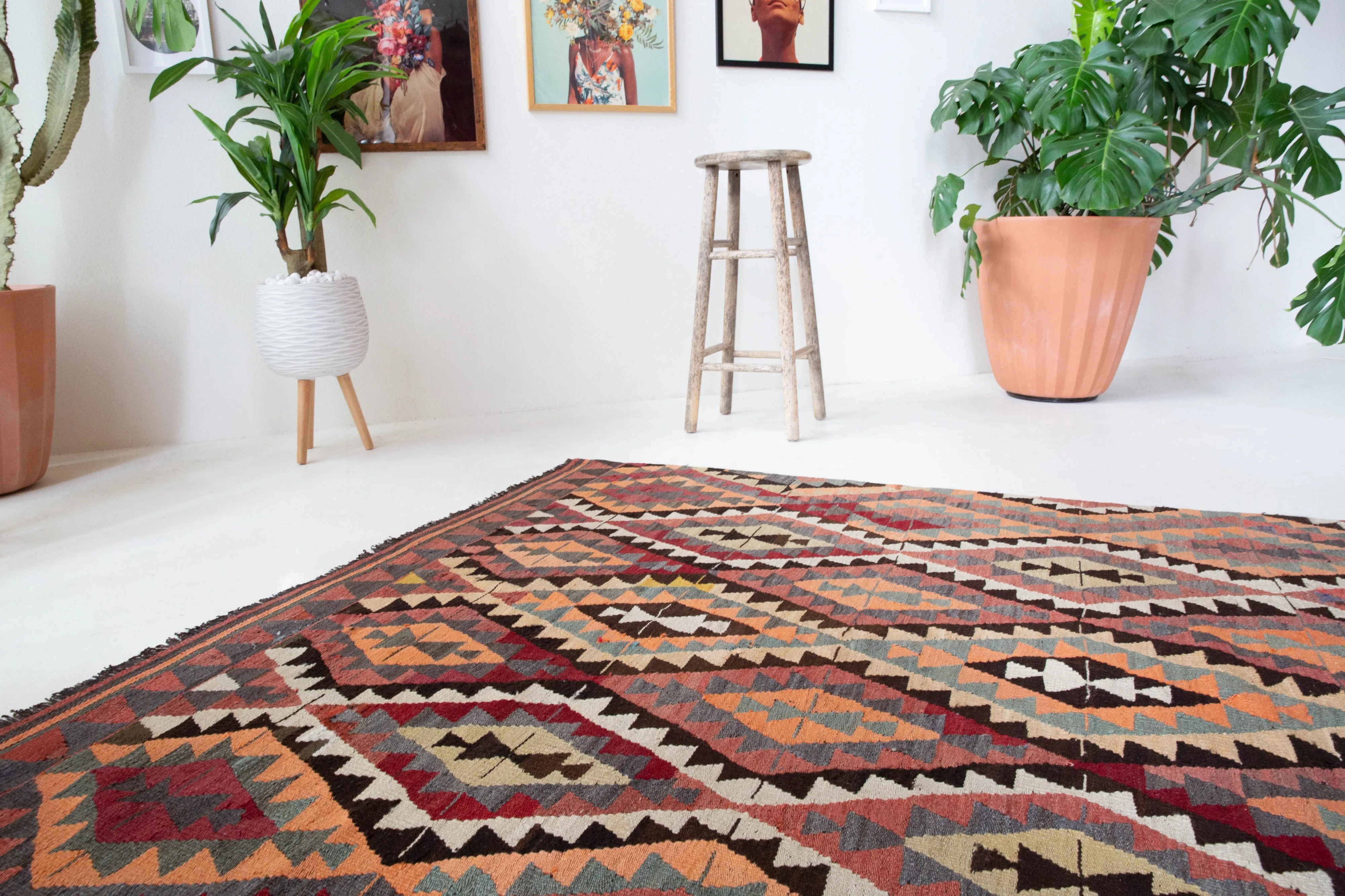 Vintage Toros Kilim Rug 5'5"x9'7"