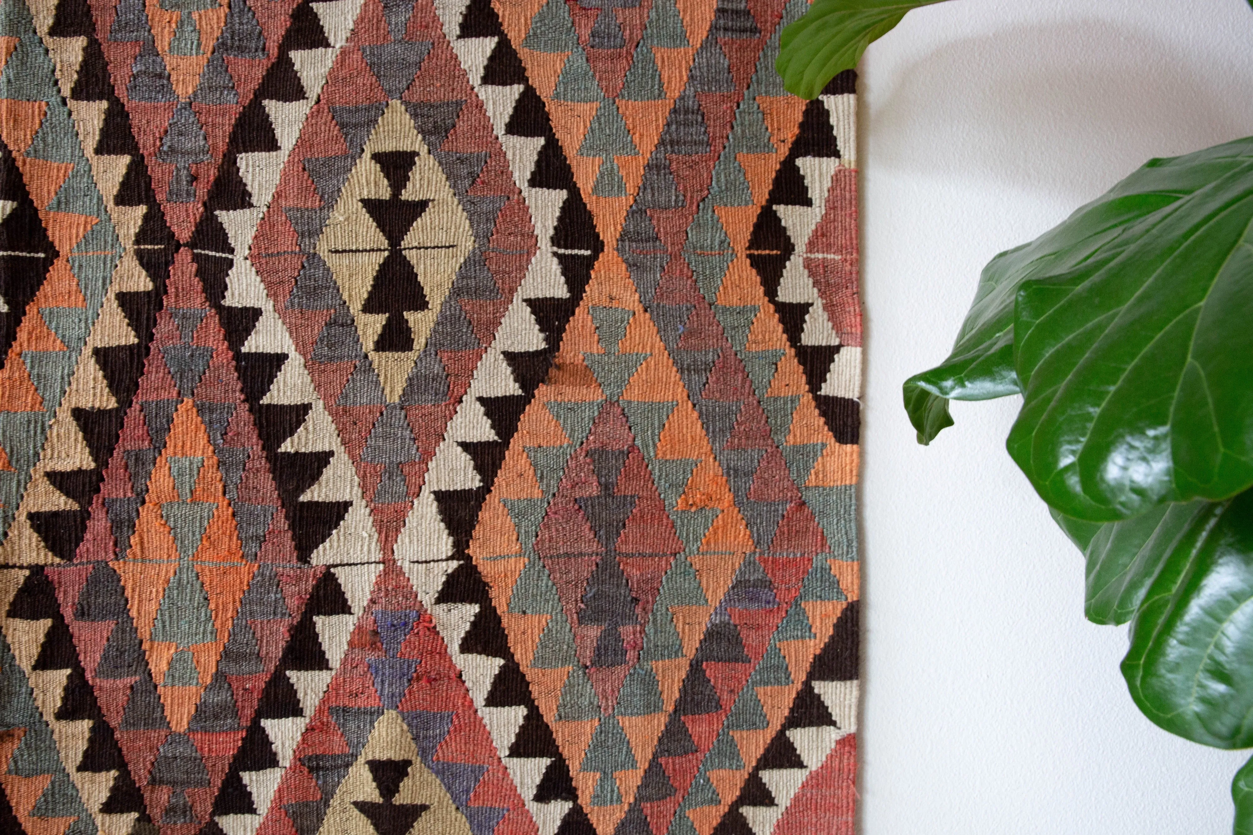 Vintage Toros Kilim Rug 5'5"x9'7"