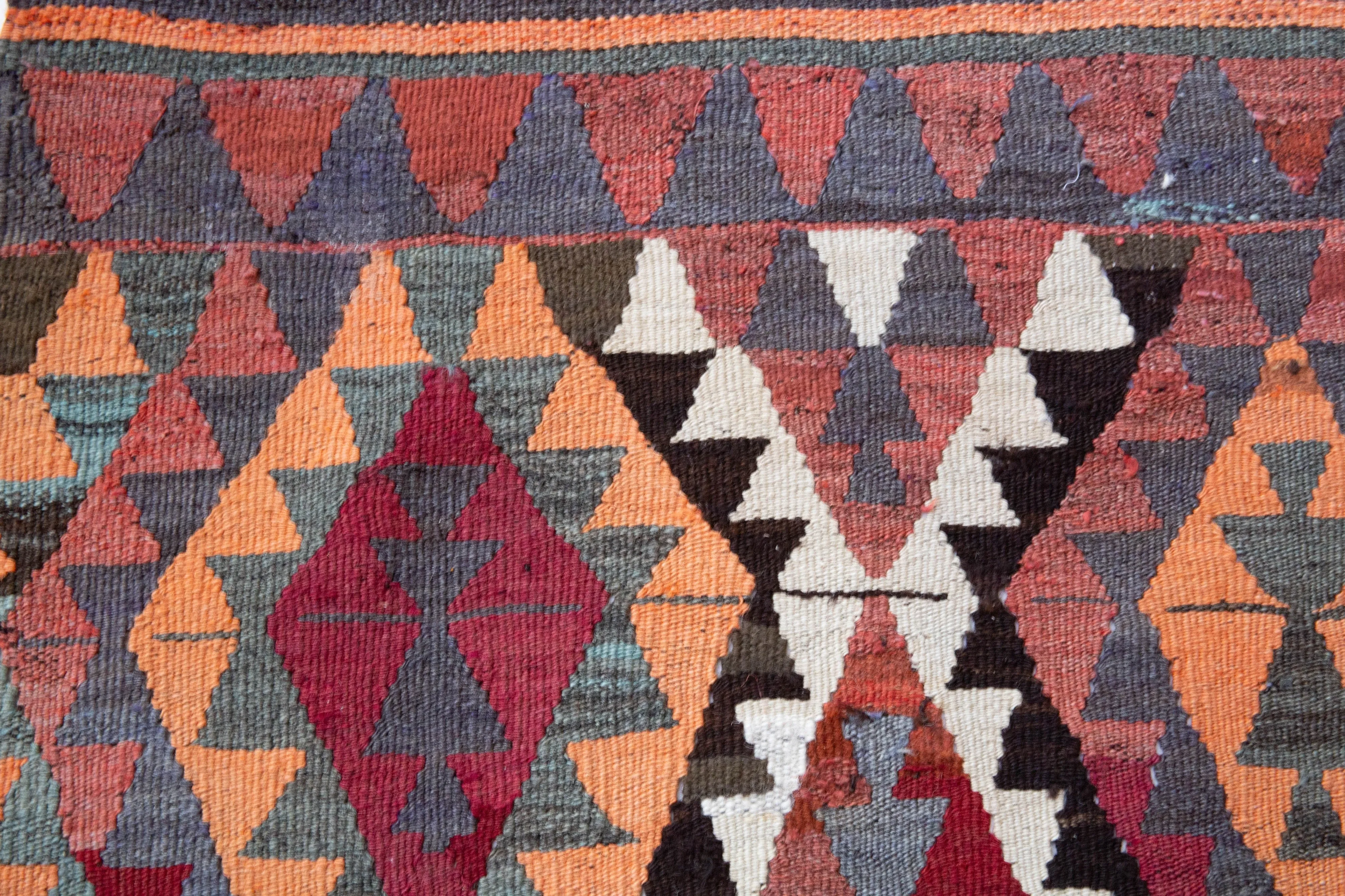 Vintage Toros Kilim Rug 5'5"x9'7"