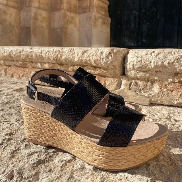 Wedges | Vintage Black Double Strap (Padded)