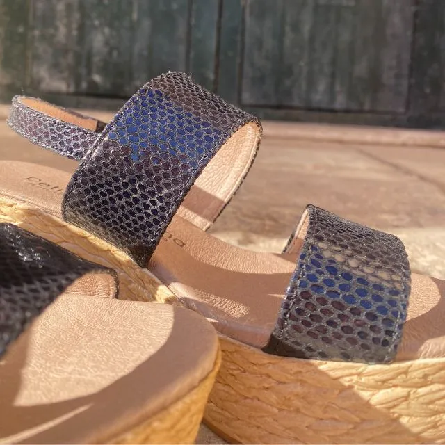 Wedges | Vintage Black Double Strap (Padded)