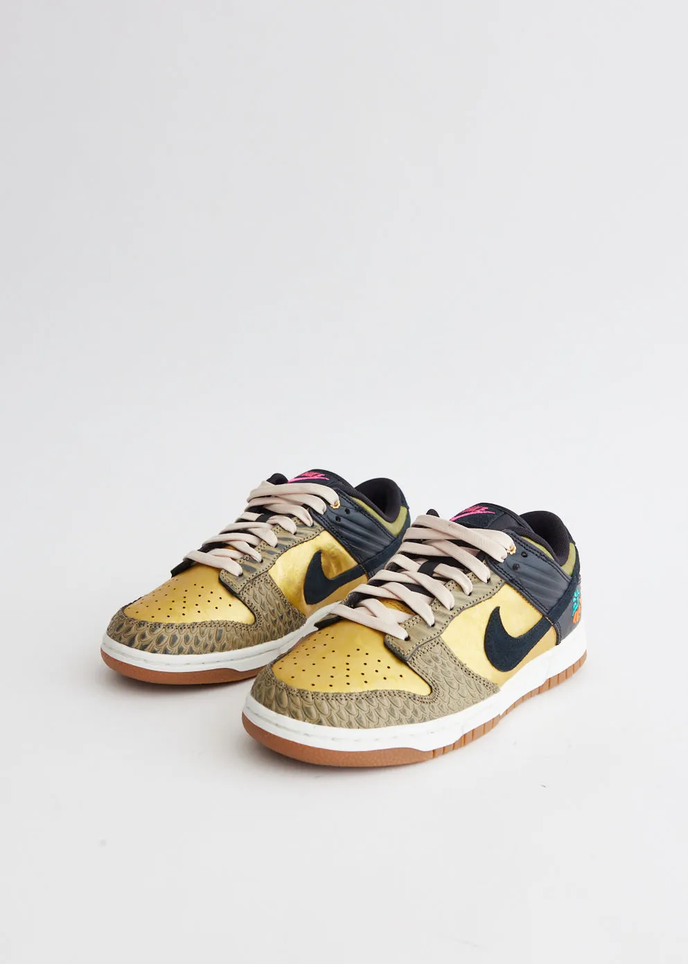 Women's Dunk Low 'Día De Muertos' Sneakers